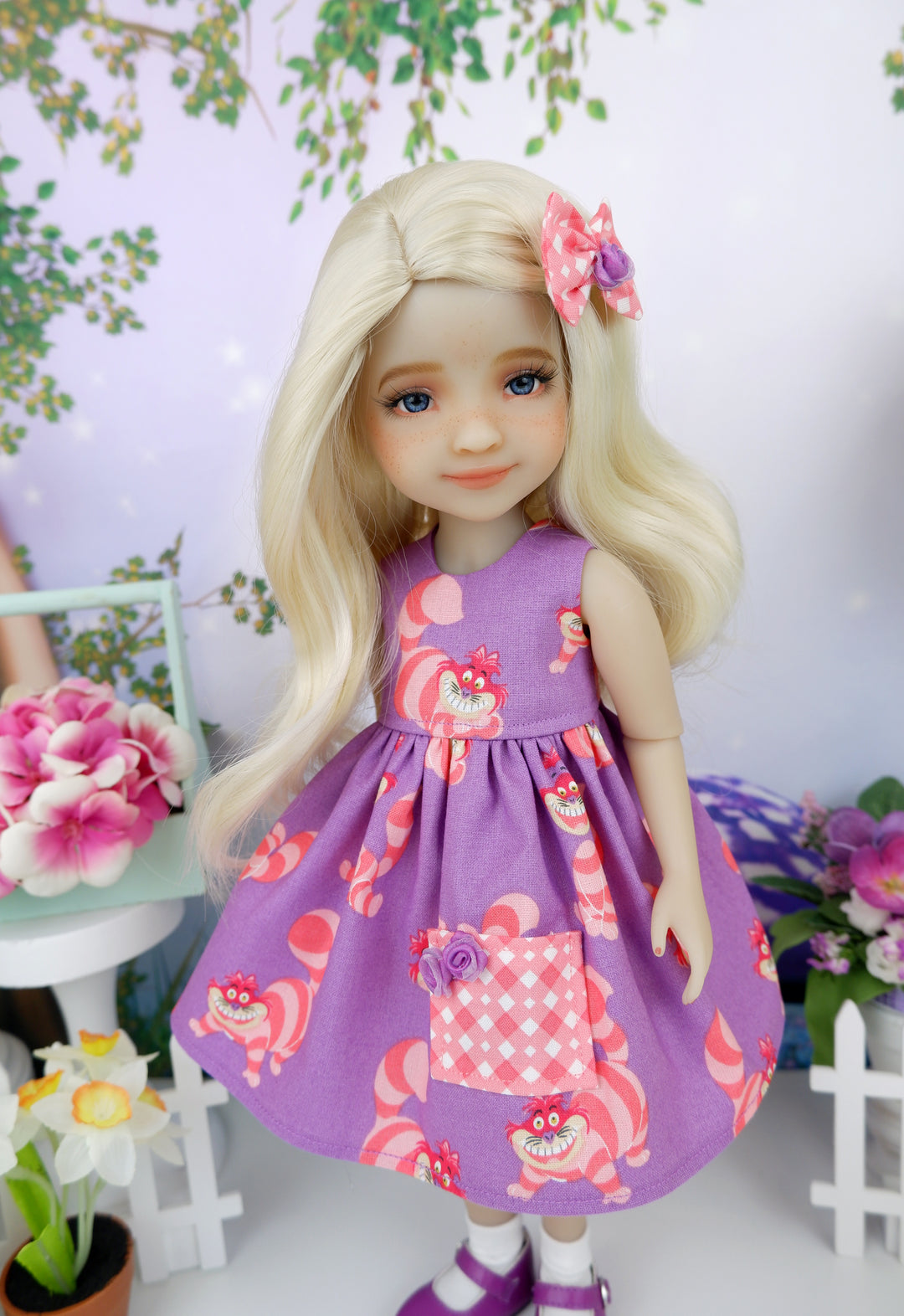 Cheshire Grin - dress with shoes for Ruby Red Fashion Friends doll