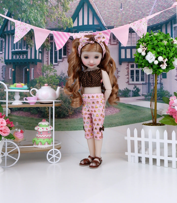 Belgian Buns - crop top & capris with sandals for Ruby Red Fashion Friends doll