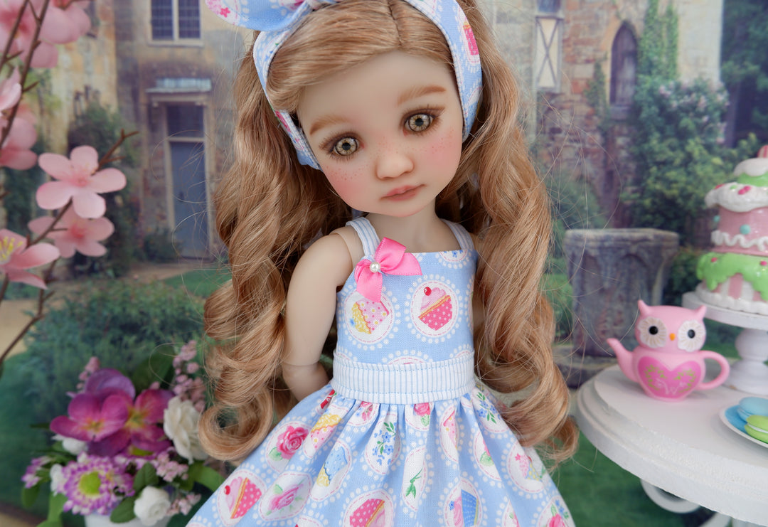 Cake &amp; Tea - dress and shoes for Ruby Red Fashion Friends doll