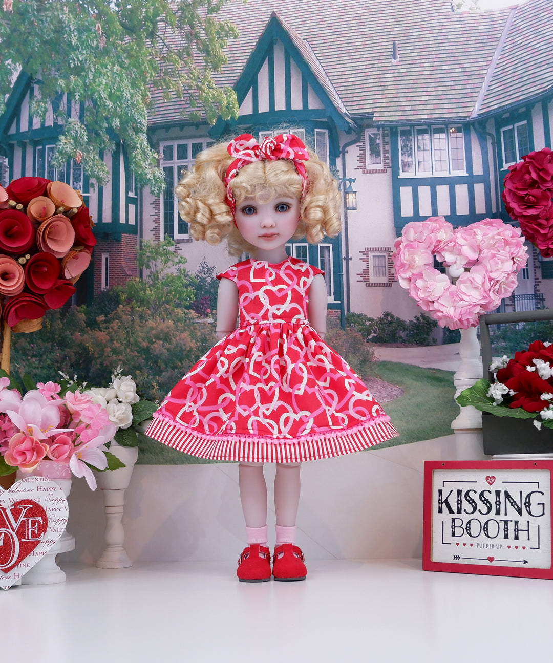 Chain of Hearts - dress with shoes for Ruby Red Fashion Friends doll
