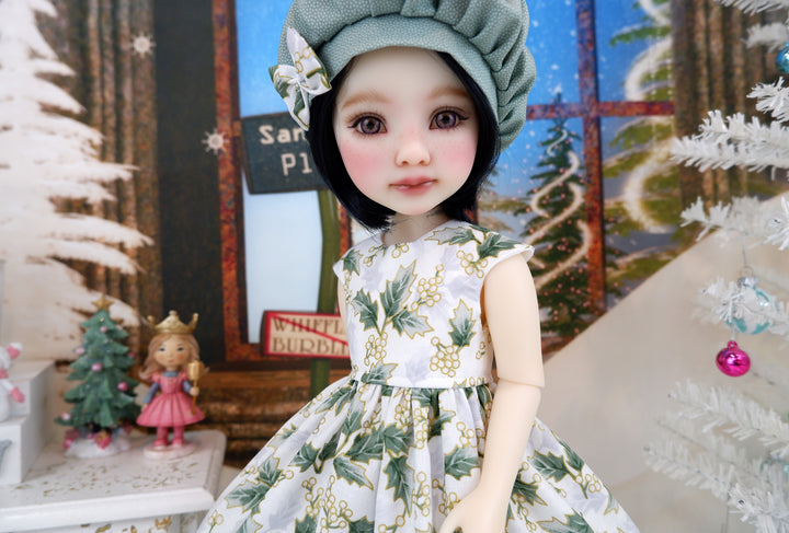 Chic Holly - dress with shoes for Ruby Red Fashion Friends doll