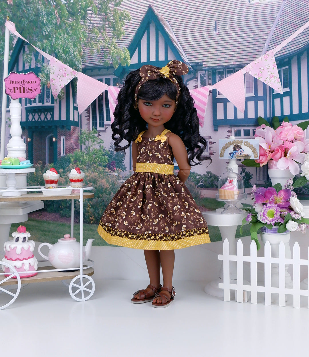 Chocolate & Honey - dress with sandals for Ruby Red Fashion Friends doll