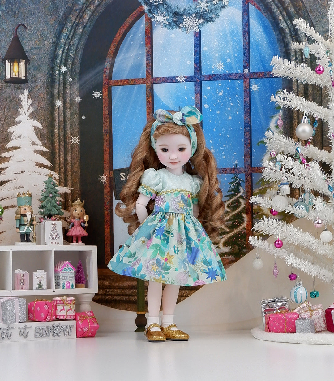Christmas Magic - dress with shoes for Ruby Red Fashion Friends doll