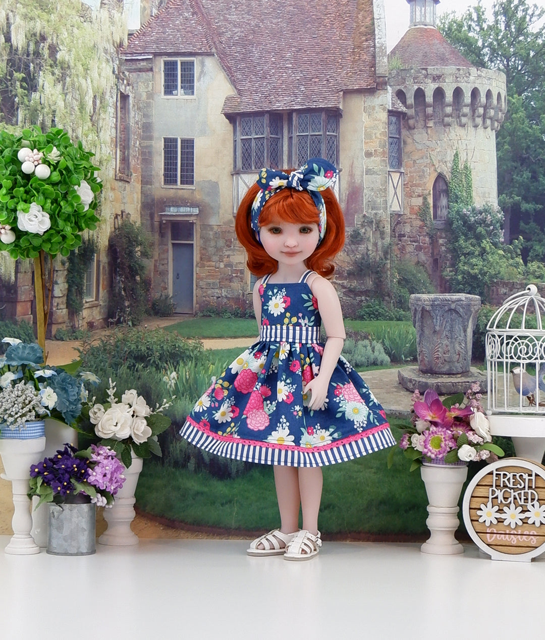 Daisies & Mums - dress and sandals for Ruby Red Fashion Friends doll