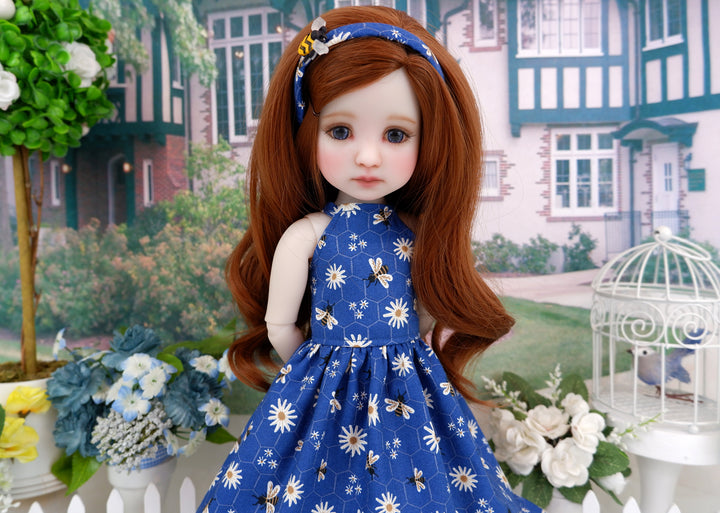 Daisy Bee - dress with shoes for Ruby Red Fashion Friends doll