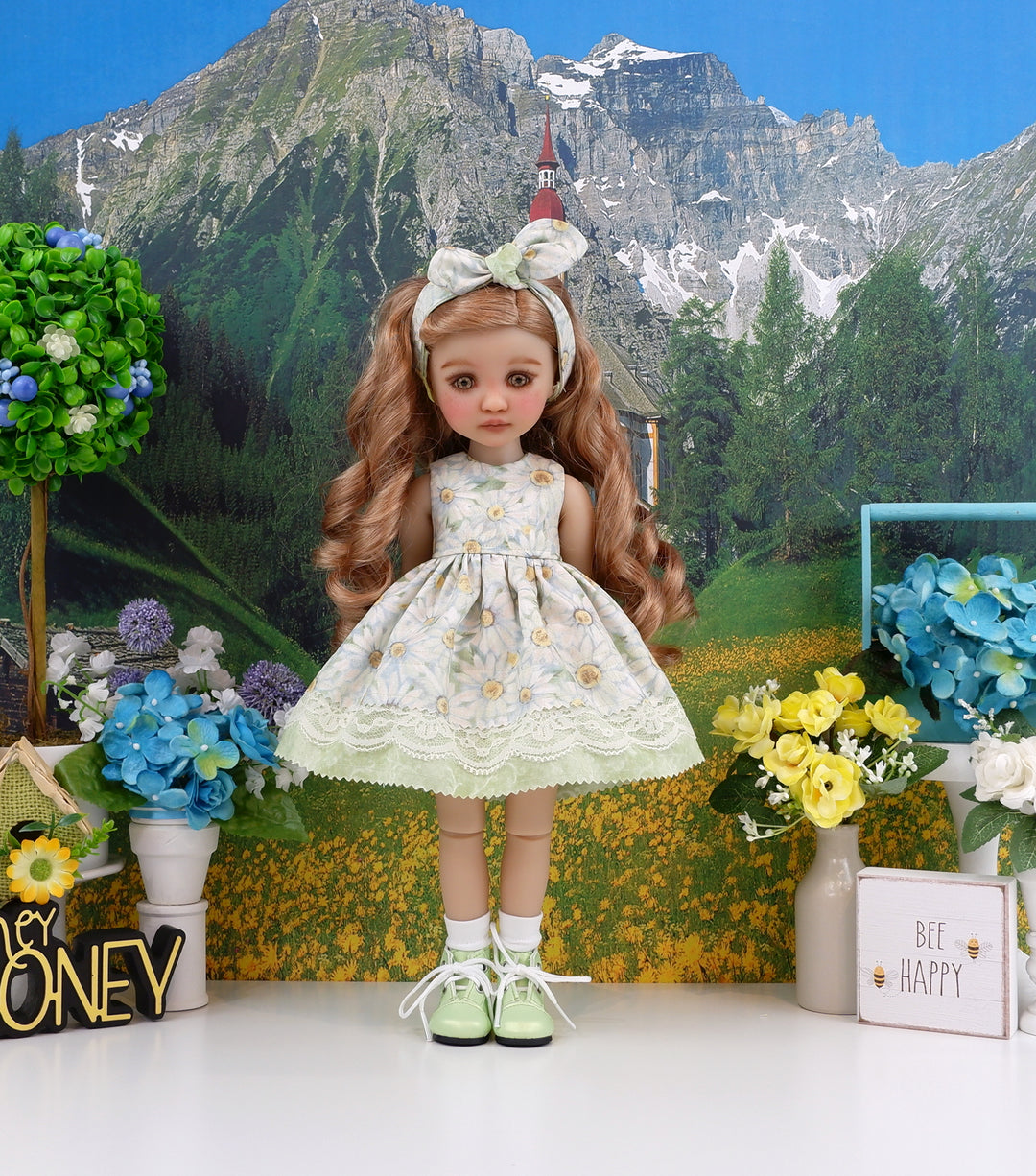 Daisy Delight - dress with boots for Ruby Red Fashion Friends doll