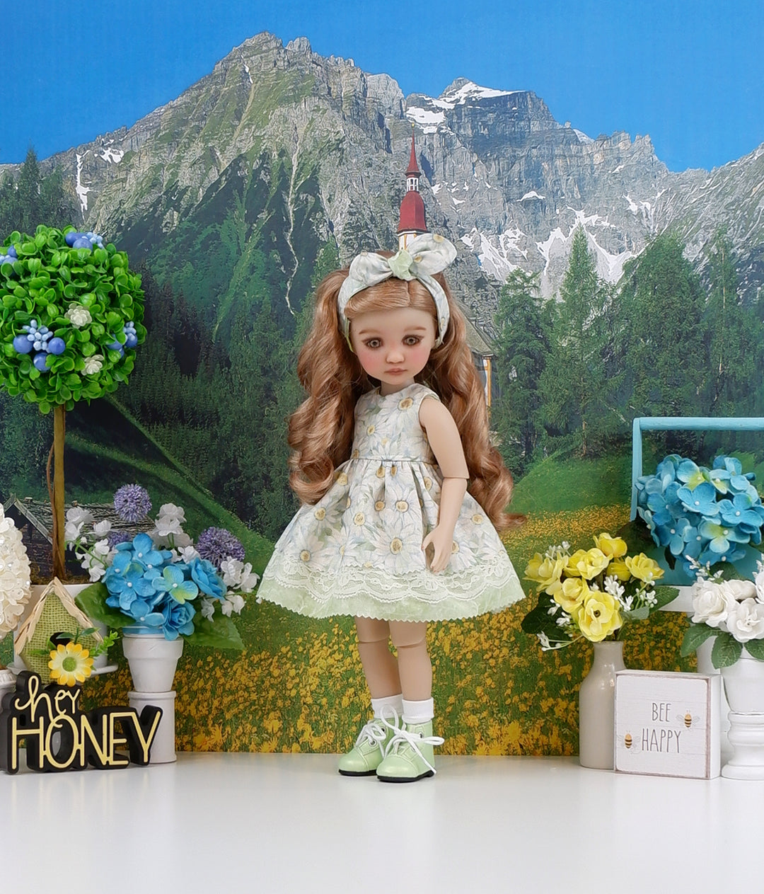 Daisy Delight - dress with boots for Ruby Red Fashion Friends doll