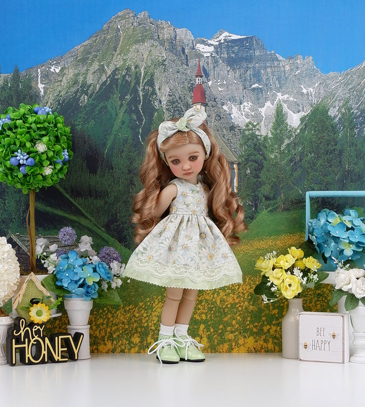Daisy Delight - dress with boots for Ruby Red Fashion Friends doll
