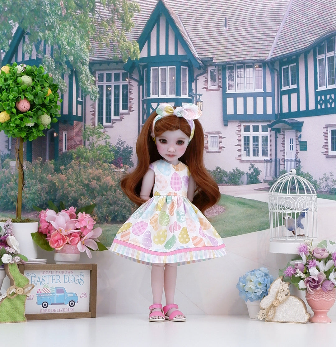 Decorating Eggs - dress with sandals for Ruby Red Fashion Friends doll