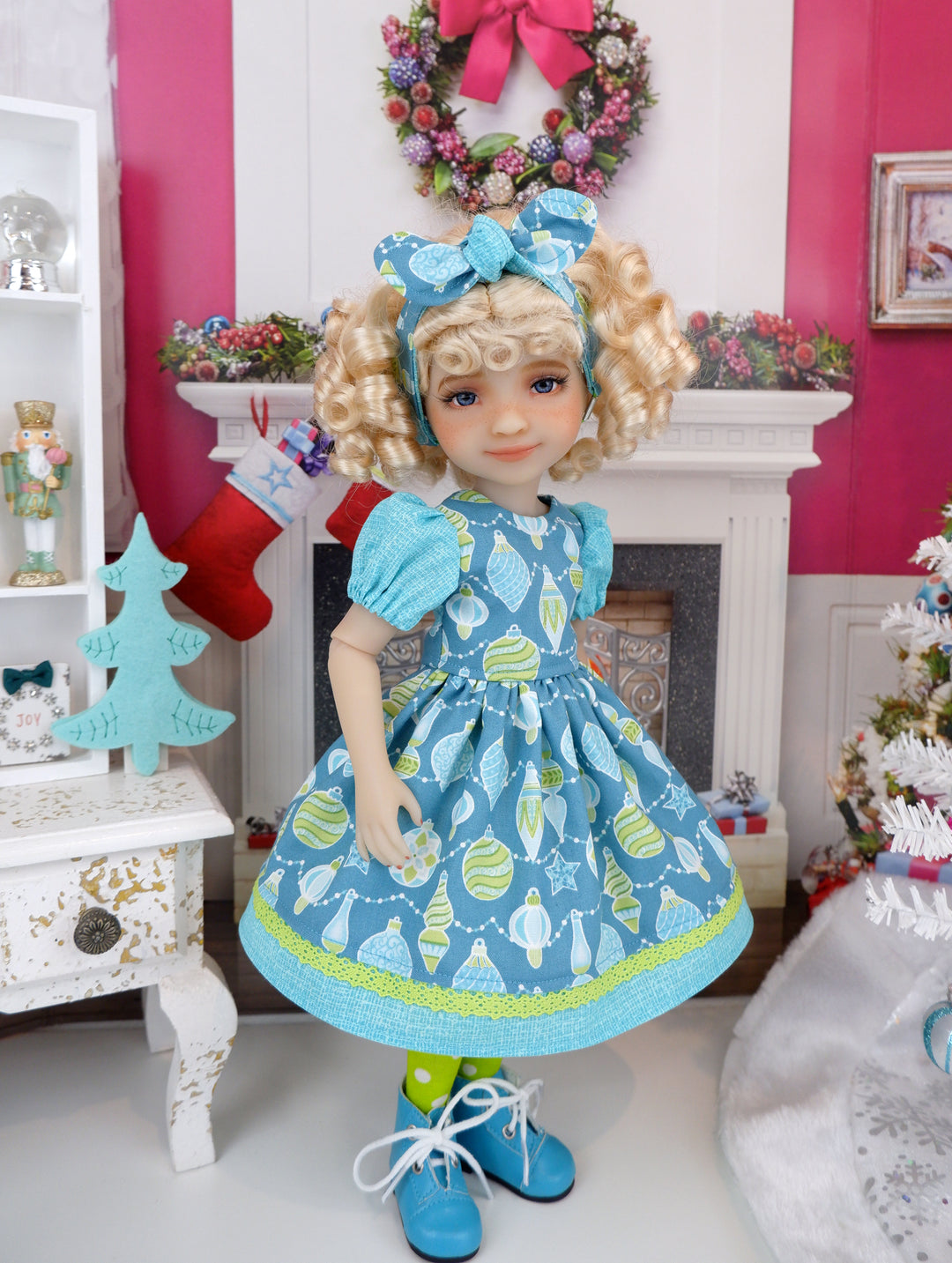 Decorative Ornaments - dress and boots for Ruby Red Fashion Friends doll