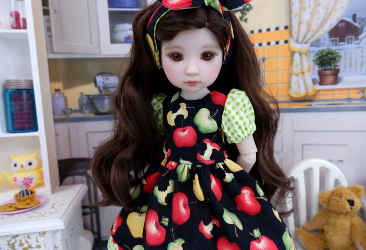 Delicious Apples - dress and shoes for Ruby Red Fashion Friends doll