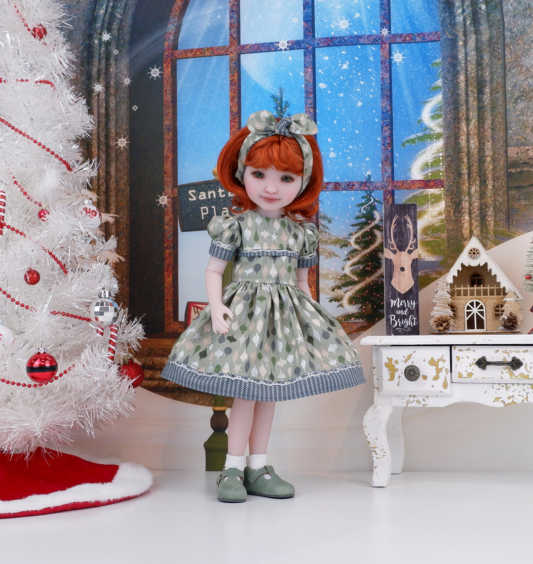 Evergreen Ornaments - dress and shoes for Ruby Red Fashion Friends doll