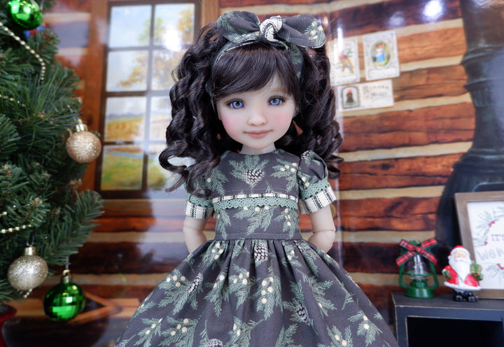 Evergreen Snowberries - dress and shoes for Ruby Red Fashion Friends doll