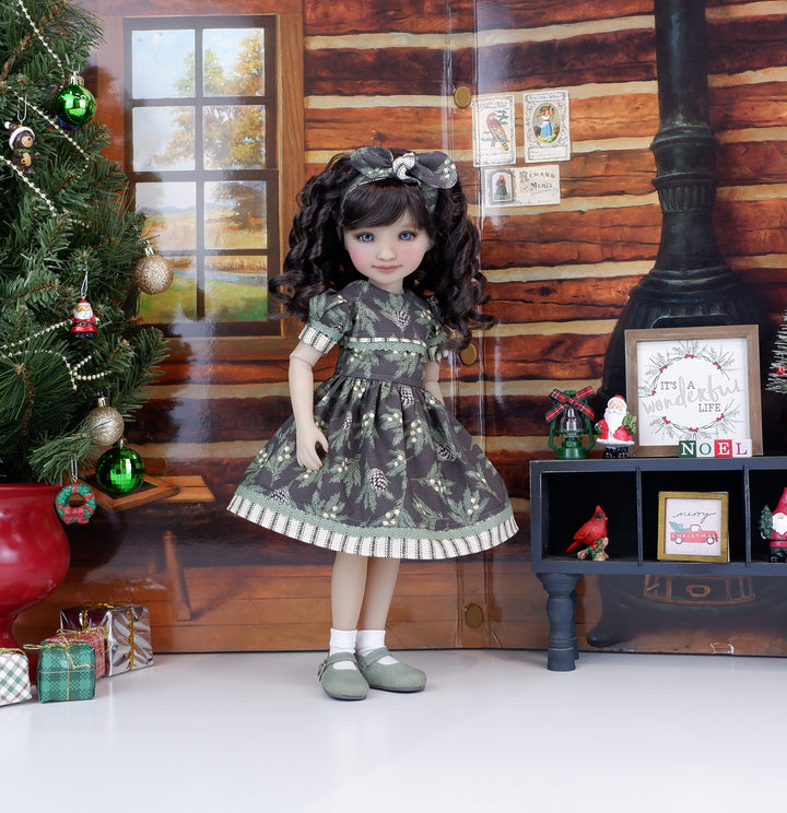 Evergreen Snowberries - dress and shoes for Ruby Red Fashion Friends doll