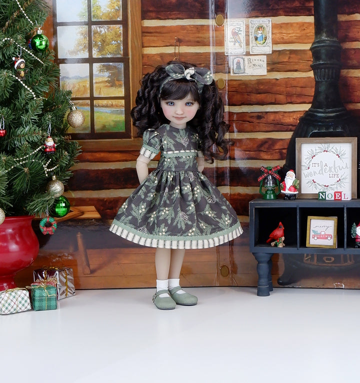 Evergreen Snowberries - dress and shoes for Ruby Red Fashion Friends doll