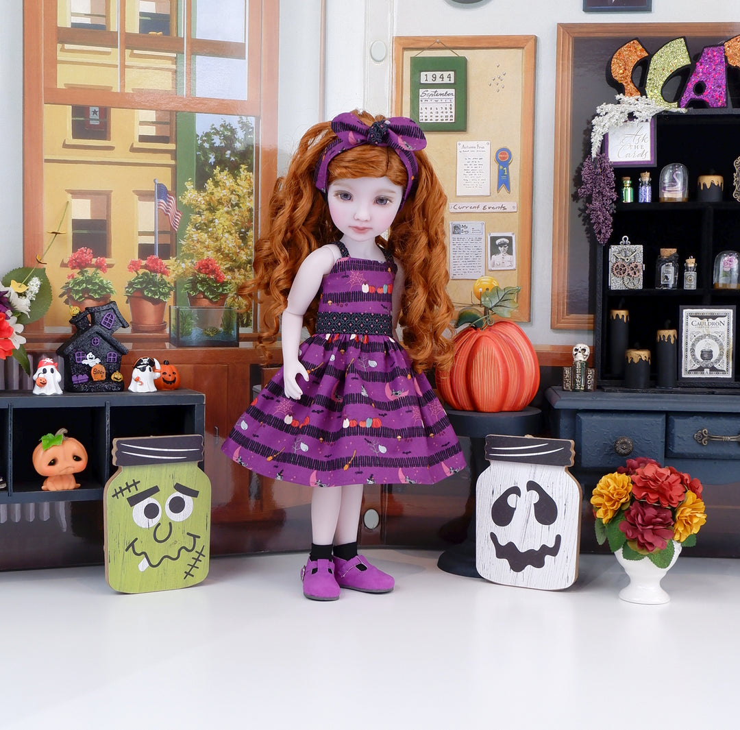 Ghouls & Gates - dress with shoes for Ruby Red Fashion Friends doll