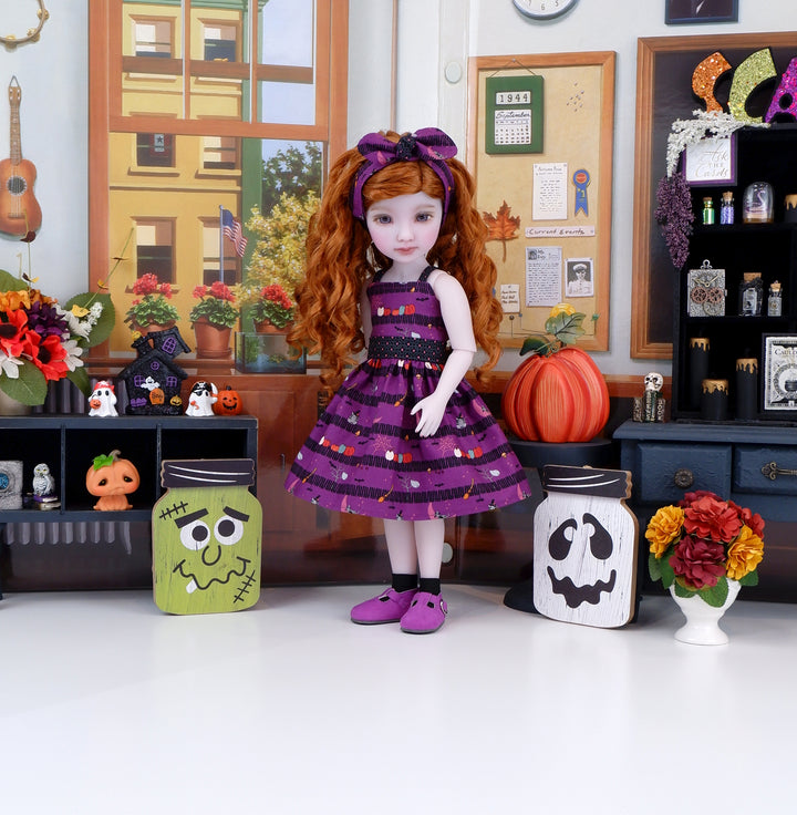 Ghouls & Gates - dress with shoes for Ruby Red Fashion Friends doll