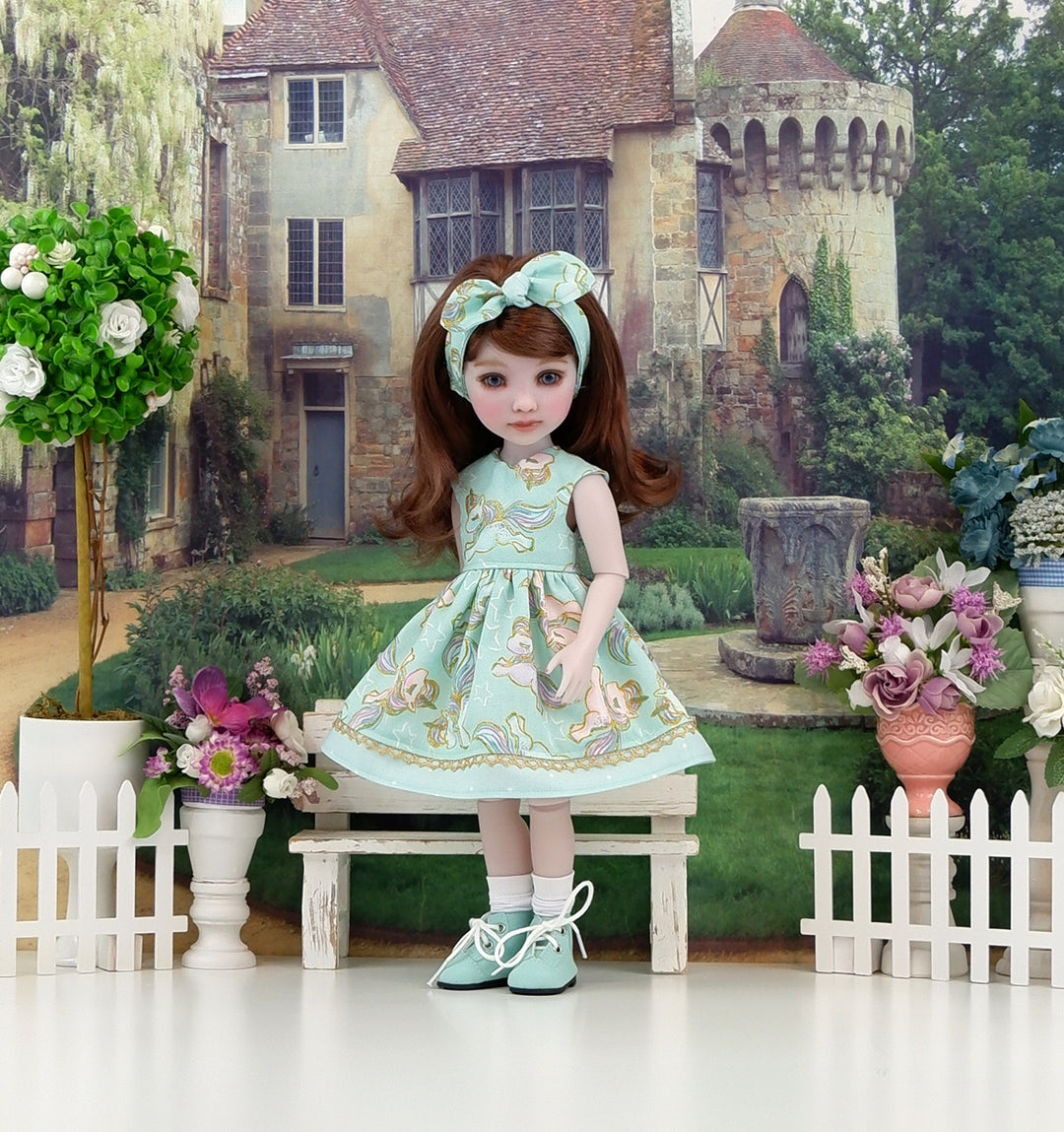 Glittering Unicorn - dress with boots for Ruby Red Fashion Friends doll