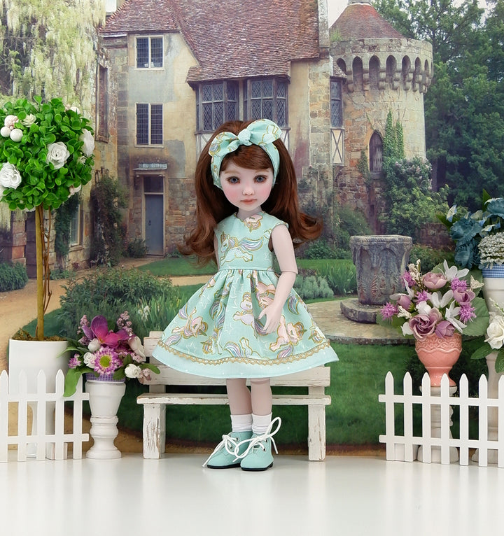 Glittering Unicorn - dress with boots for Ruby Red Fashion Friends doll