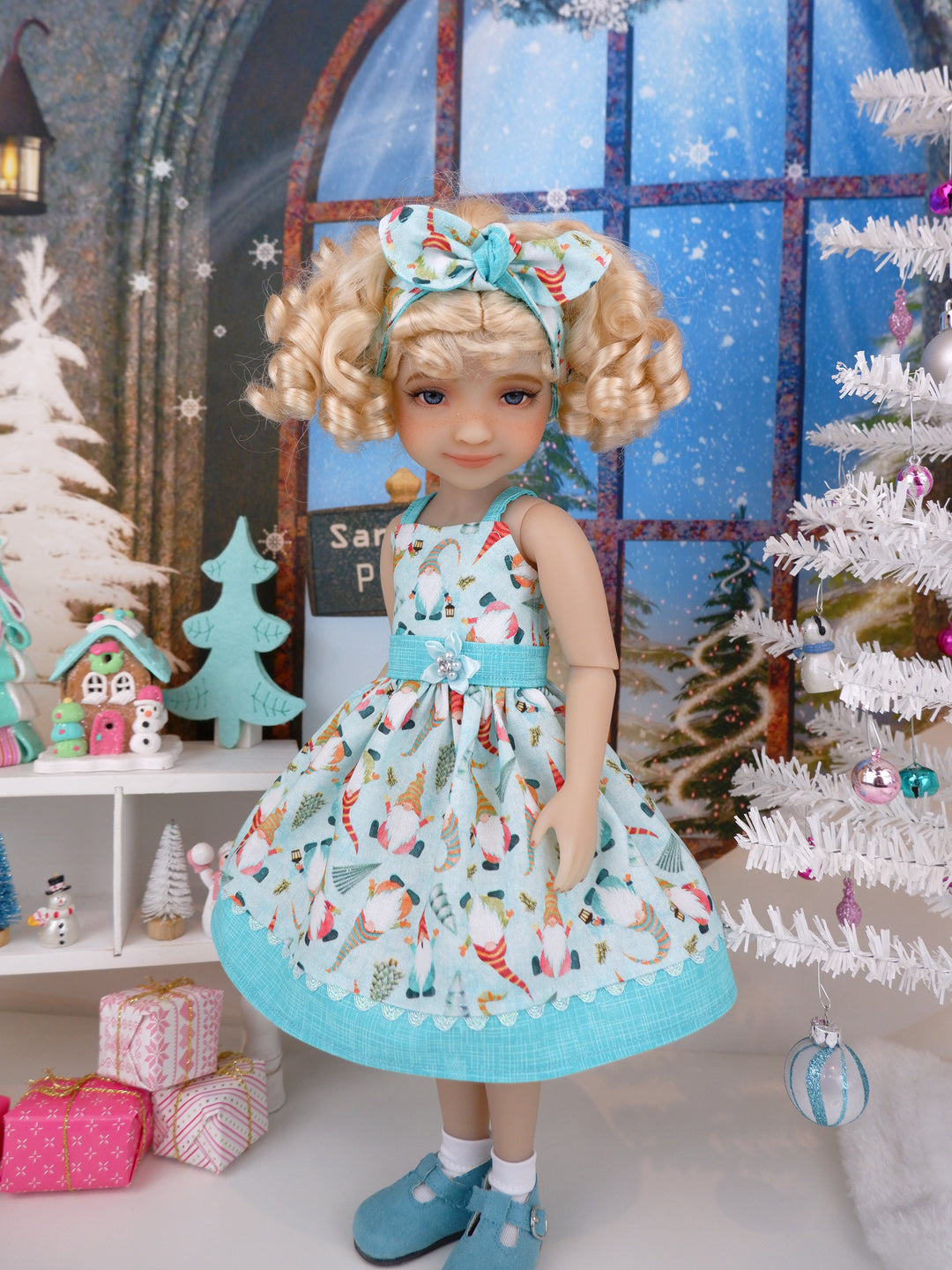 Gnome Frost - dress with shoes for Ruby Red Fashion Friends doll
