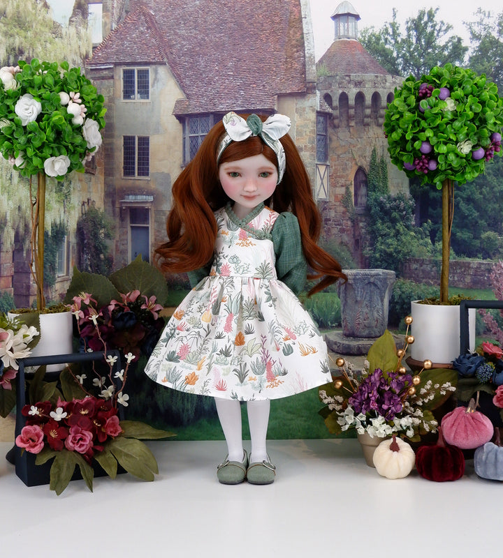 Greenhouse Garden - dress with shoes for Ruby Red Fashion Friends doll