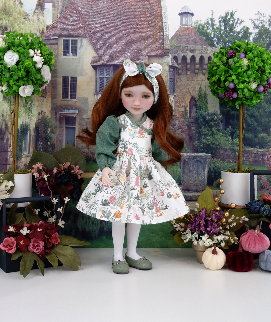 Greenhouse Garden - dress with shoes for Ruby Red Fashion Friends doll