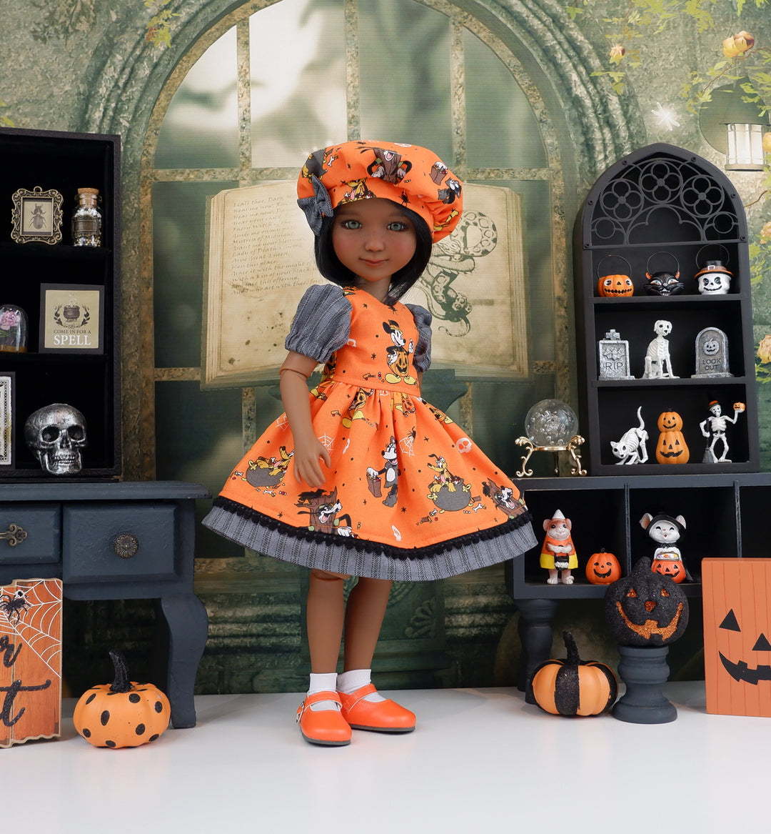 Halloween Mickey - dress and shoes for Ruby Red Fashion Friends doll