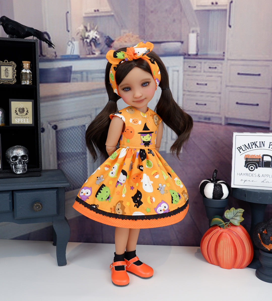 Kawaii Halloween - dress with shoes for Ruby Red Fashion Friends doll