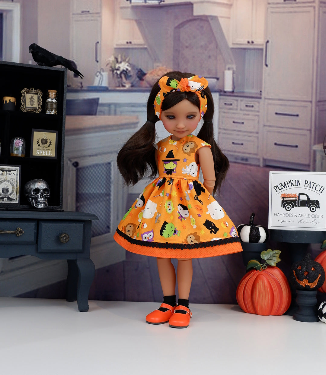 Kawaii Halloween - dress with shoes for Ruby Red Fashion Friends doll