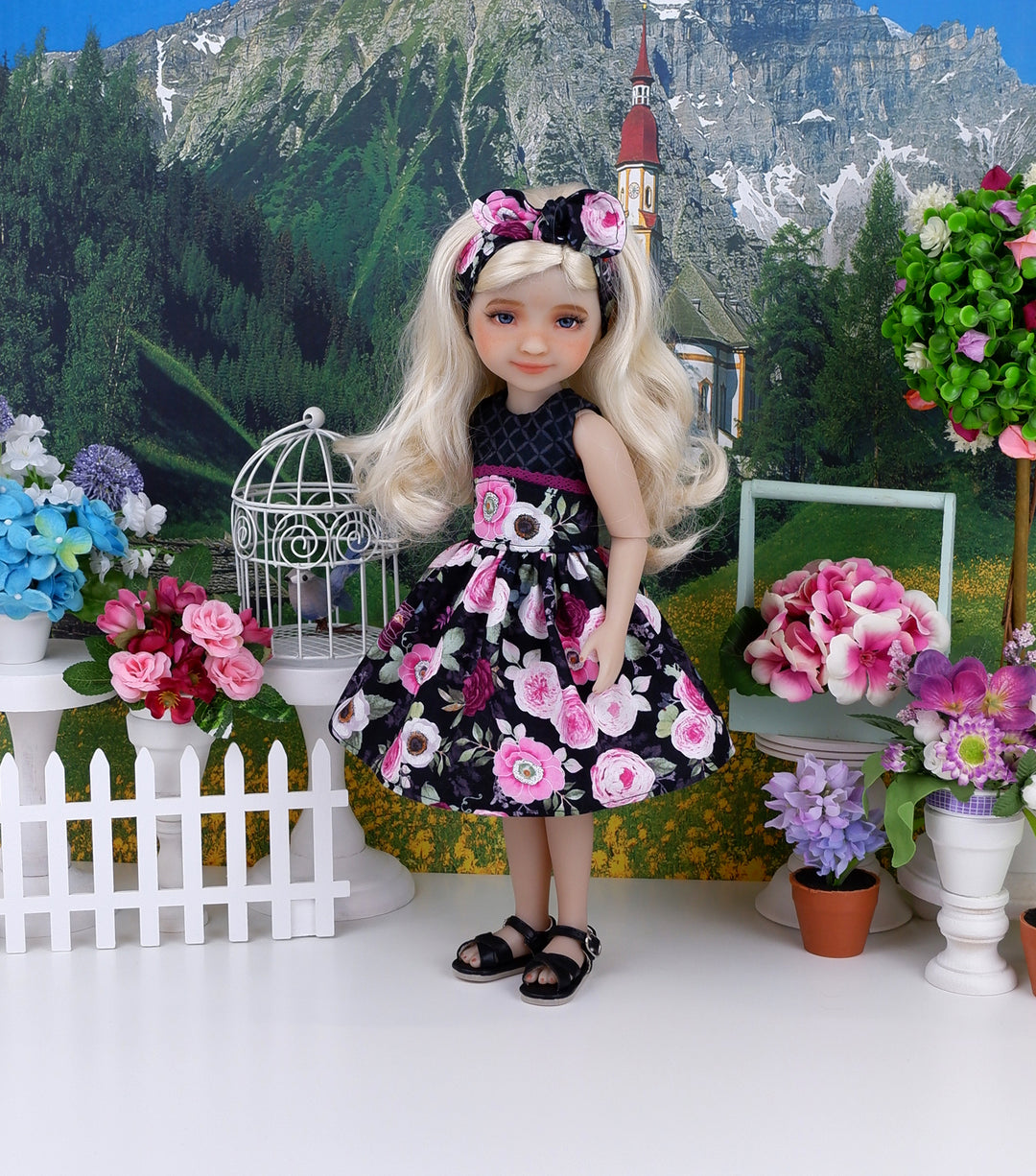 Lady Rose - dress and sandals for Ruby Red Fashion Friends doll