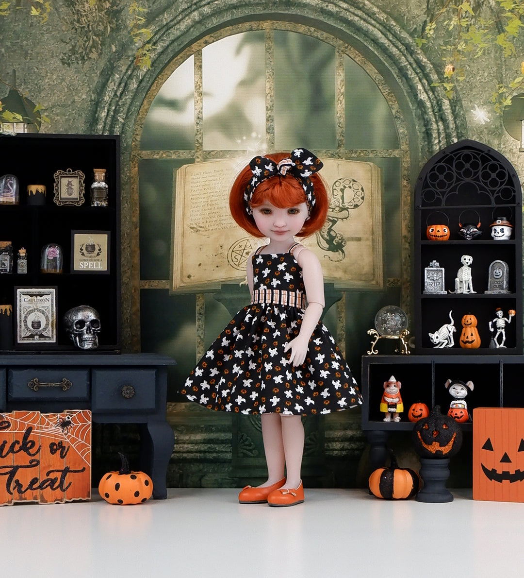 Little Ghostie - dress with shoes for Ruby Red Fashion Friends doll