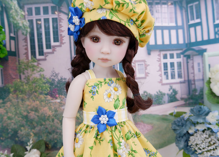 Marguerite Daisy - dress with shoes for Ruby Red Fashion Friends doll