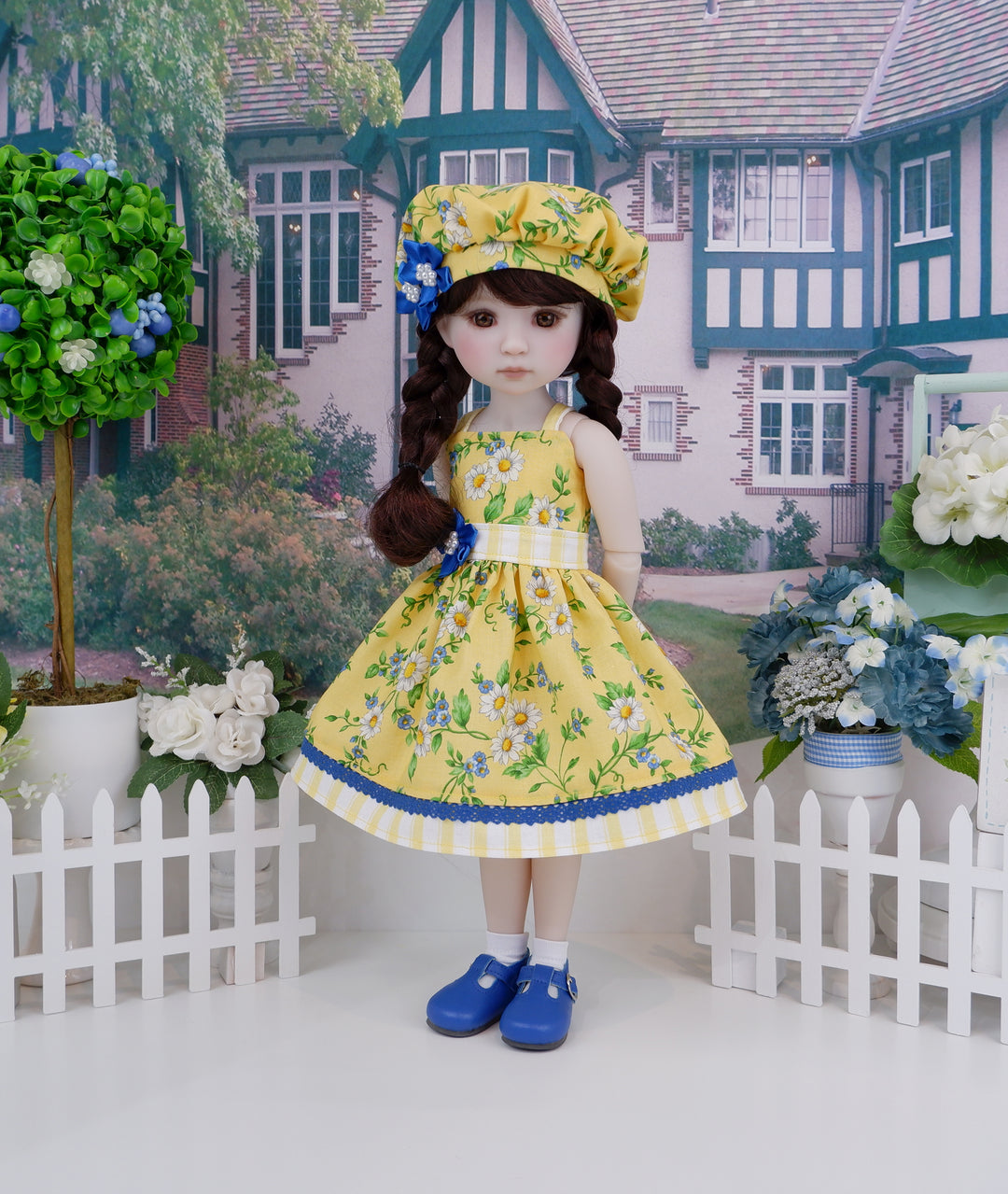 Marguerite Daisy - dress with shoes for Ruby Red Fashion Friends doll