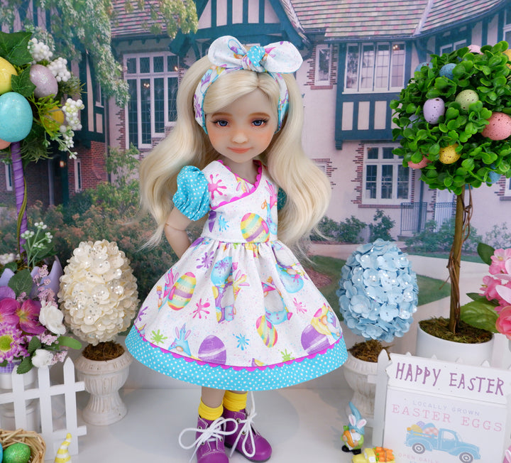 Master Egg Painter - dress with boots for Ruby Red Fashion Friends doll