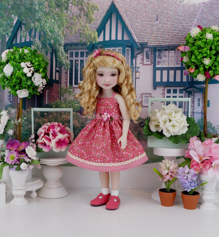 Miniature Posies - dress with shoes for Ruby Red Fashion Friends doll