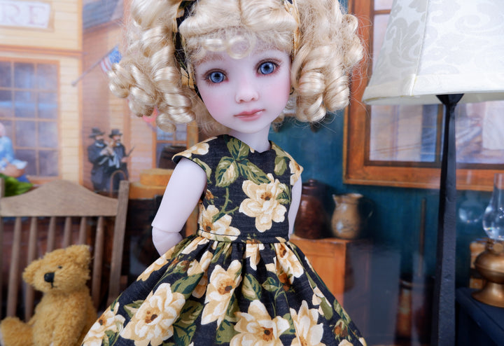 Mississippi Magnolia - dress with shoes for Ruby Red Fashion Friends doll