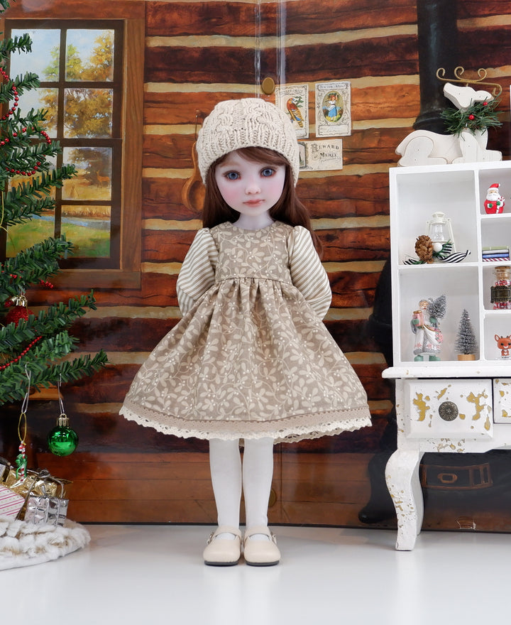 Mistletoe Simplicity - dress with shoes for Ruby Red Fashion Friends doll