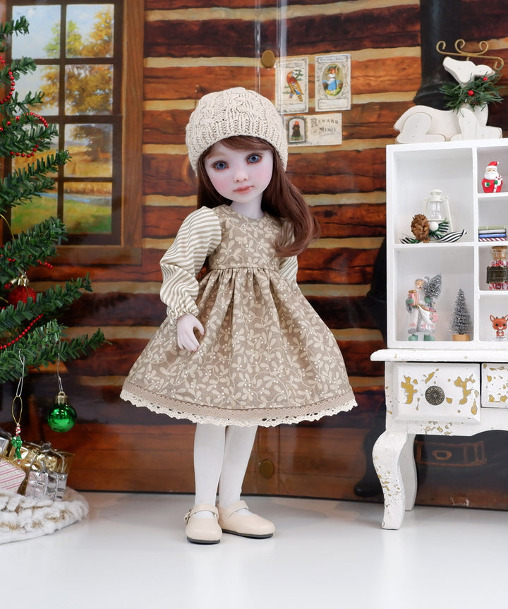 Mistletoe Simplicity - dress with shoes for Ruby Red Fashion Friends doll