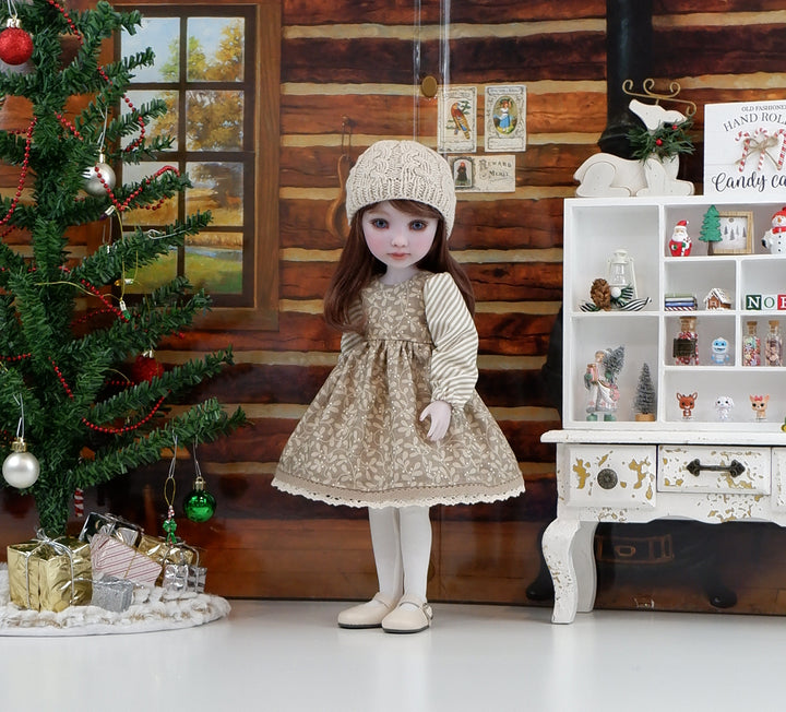 Mistletoe Simplicity - dress with shoes for Ruby Red Fashion Friends doll