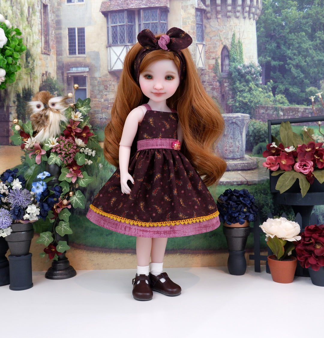 red dress and purple shoes example of how a purple dress looks w red shoes