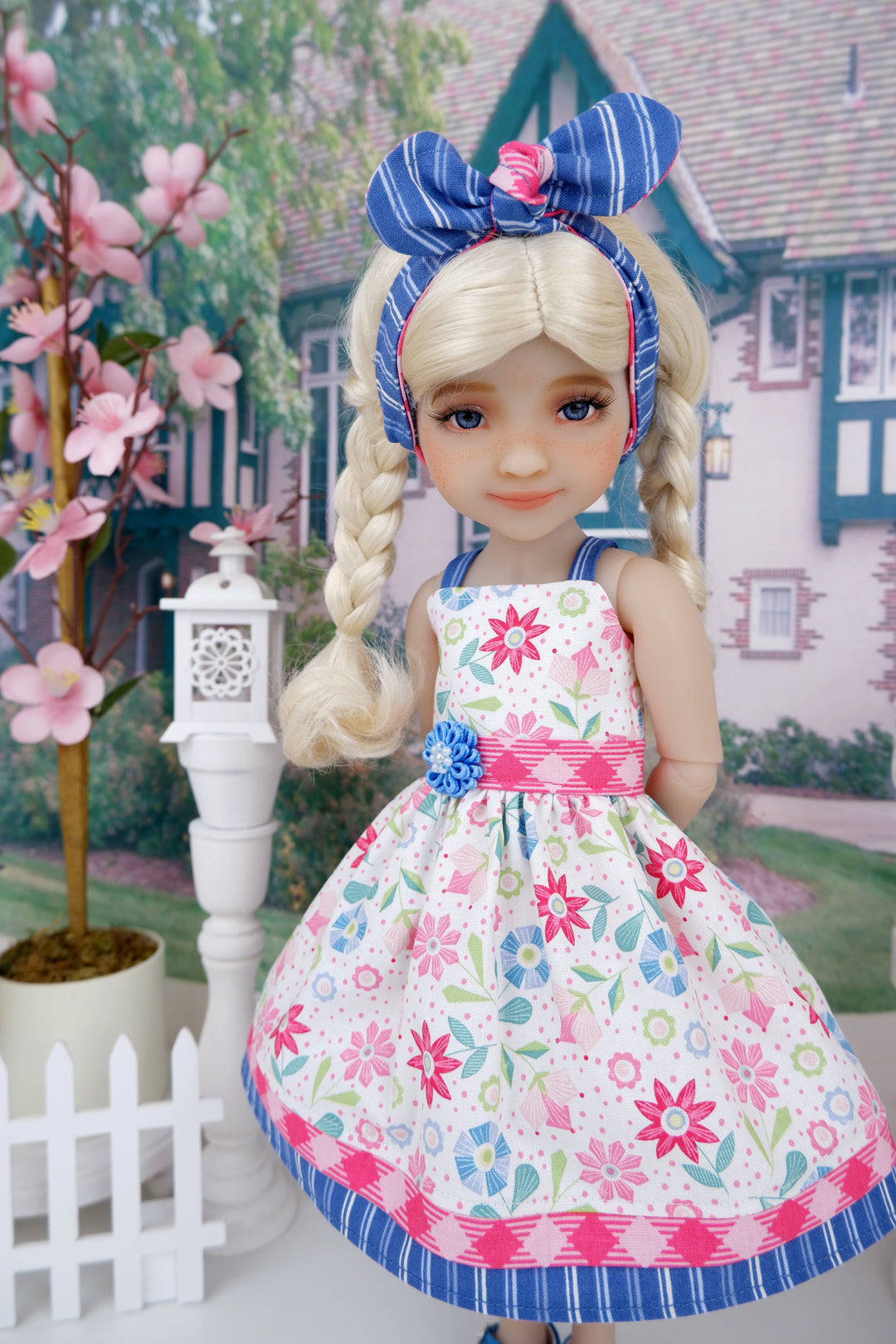 Paper Flowers - dress with sandals for Ruby Red Fashion Friends doll