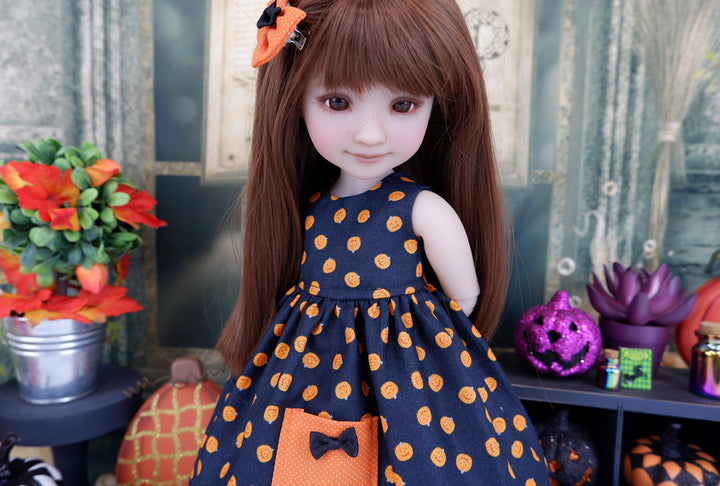 Petite Pumpkins - dress with shoes for Ruby Red Fashion Friends doll
