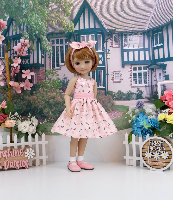 Piglet - dress with shoes for Ruby Red Fashion Friends doll