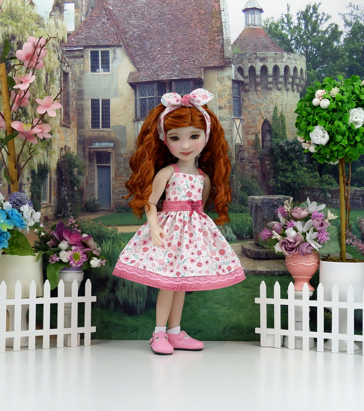Pink Daisies - dress and shoes for Ruby Red Fashion Friends doll
