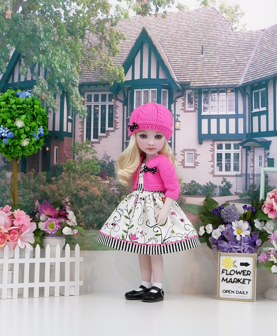 Playful Ladybug - dress & sweater with shoes for Ruby Red Fashion Friends doll