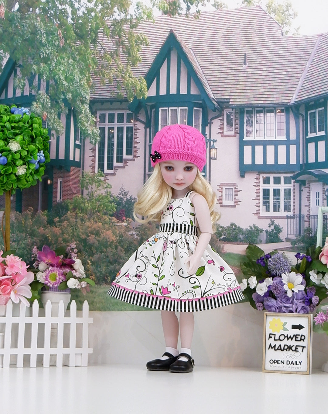 Playful Ladybug - dress & sweater with shoes for Ruby Red Fashion Friends doll