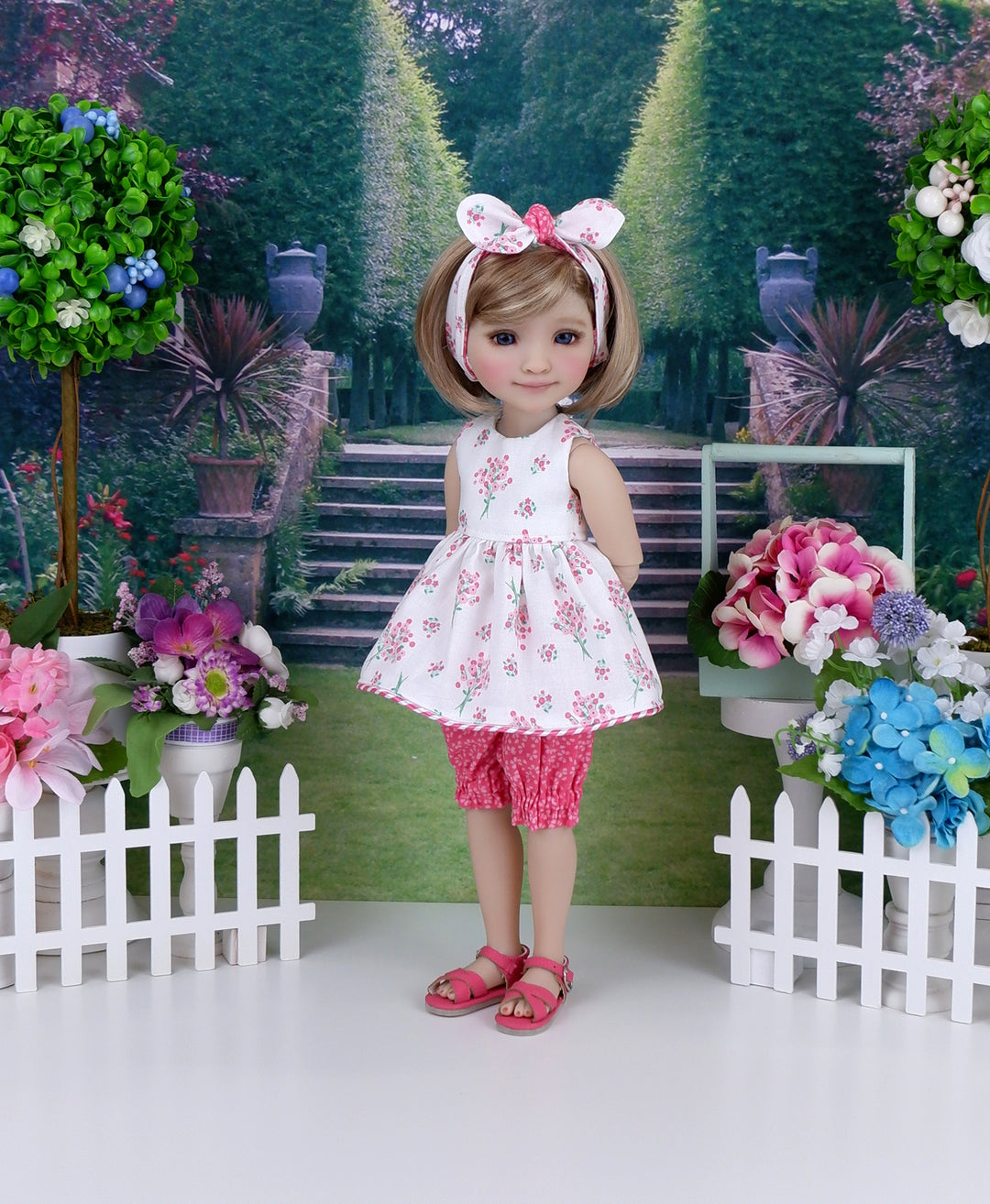 Posy Bouquet - top & bloomers with sandals for Ruby Red Fashion Friends doll