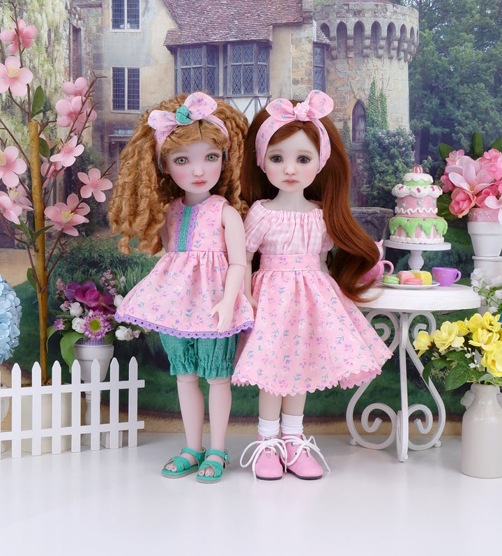 Precious Springtime - Blouse, circle skirt & boots for Ruby Red Fashion Friends doll