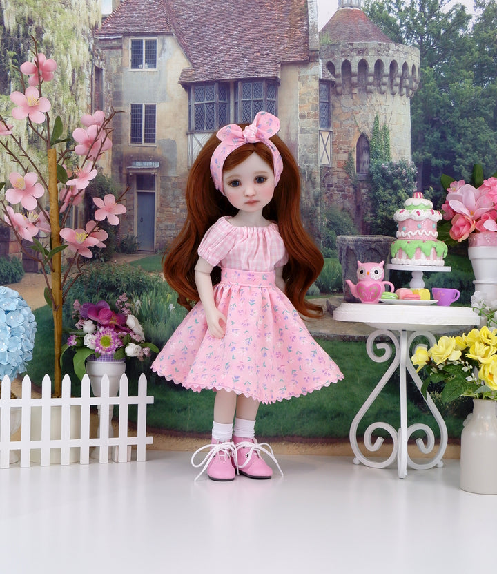 Precious Springtime - Blouse, circle skirt & boots for Ruby Red Fashion Friends doll