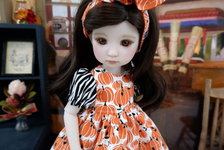 Pumpkin Hollow - dress with UGG boots for Ruby Red Fashion Friends doll